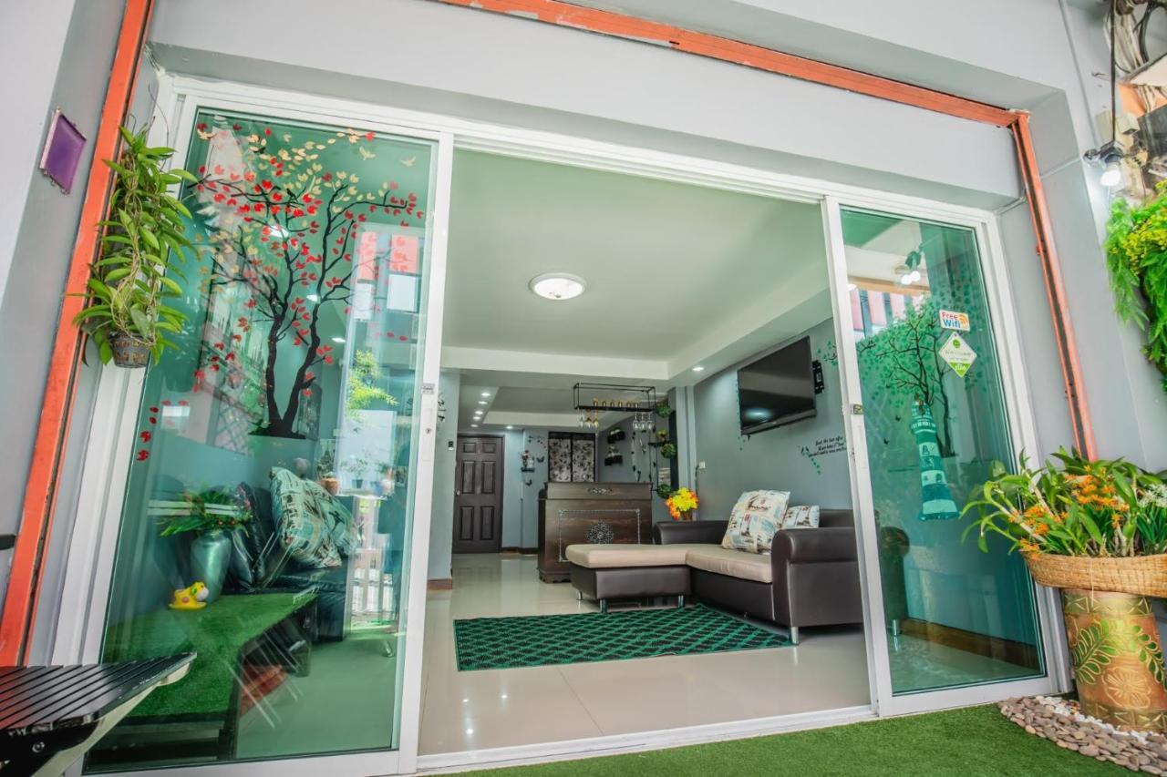 Menulis Coolly House Patong Panzió Kültér fotó