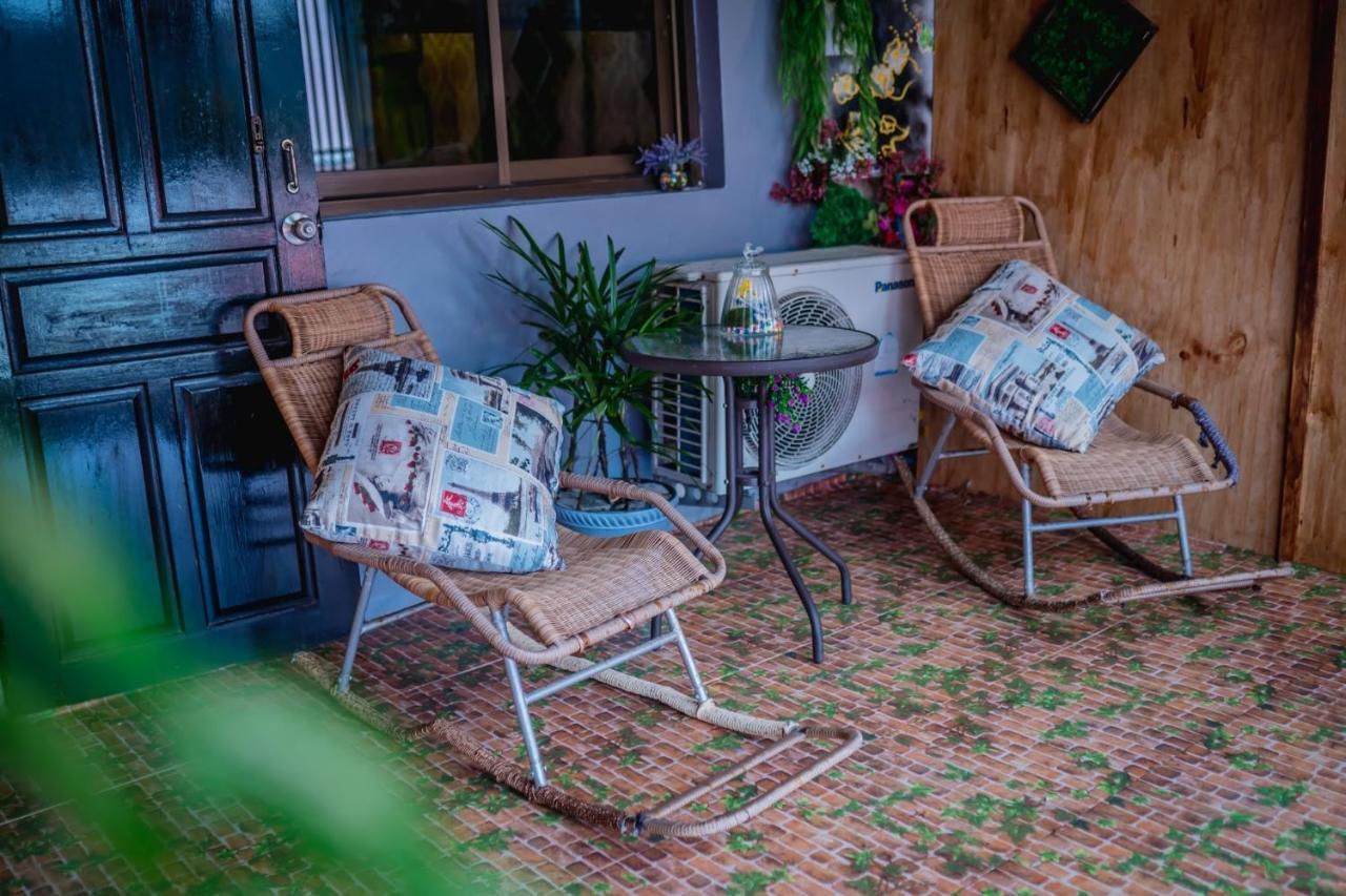 Menulis Coolly House Patong Panzió Kültér fotó