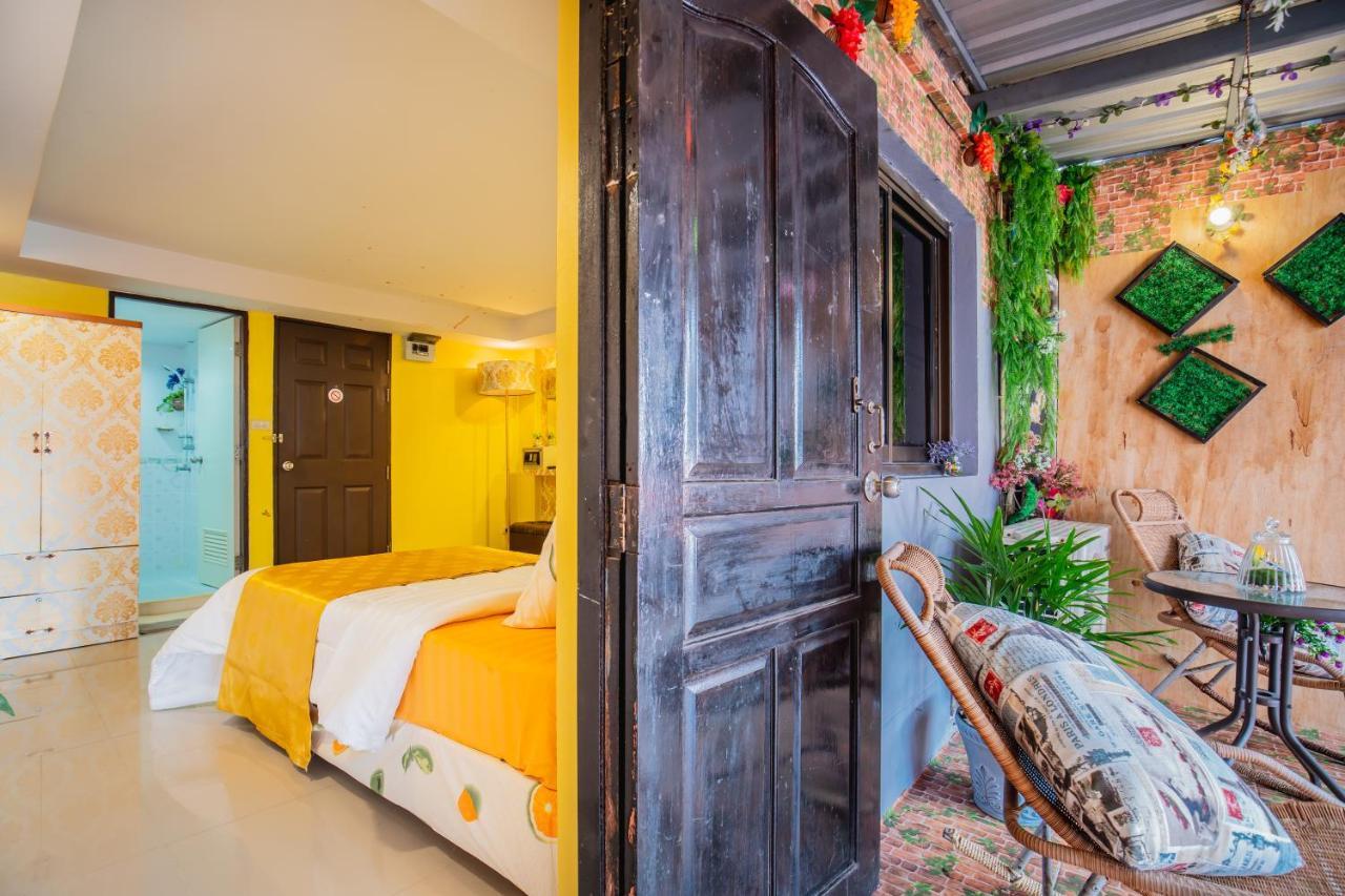 Menulis Coolly House Patong Panzió Kültér fotó