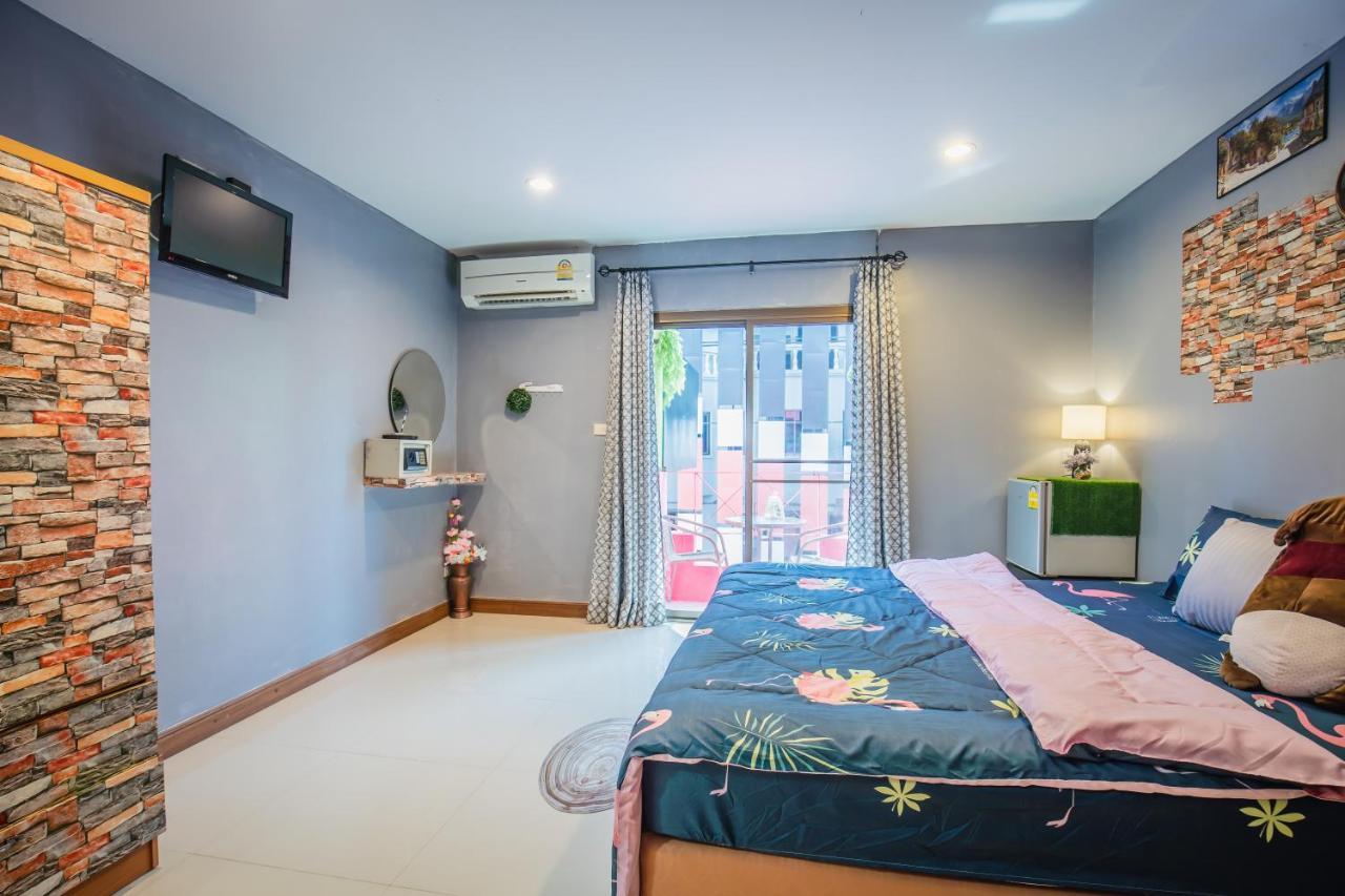 Menulis Coolly House Patong Panzió Kültér fotó