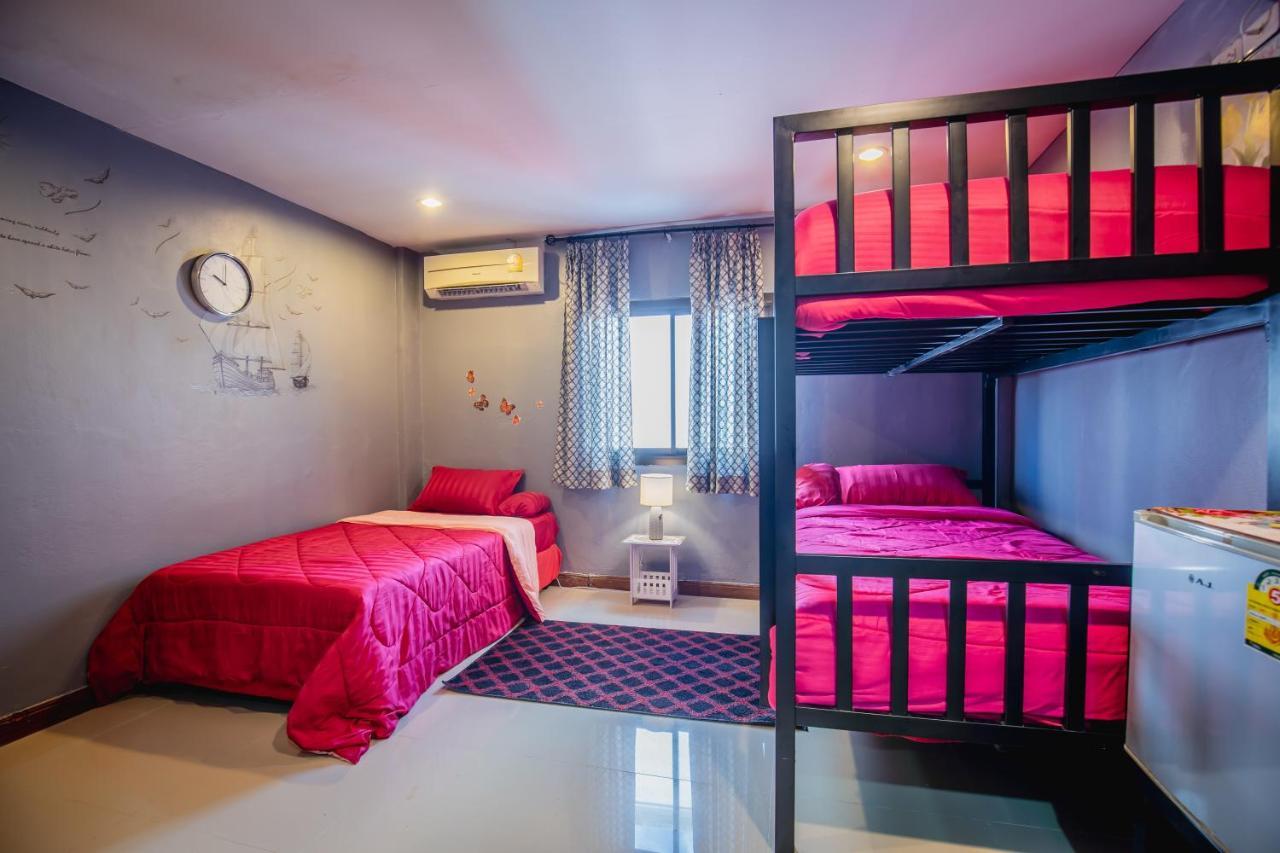 Menulis Coolly House Patong Panzió Kültér fotó