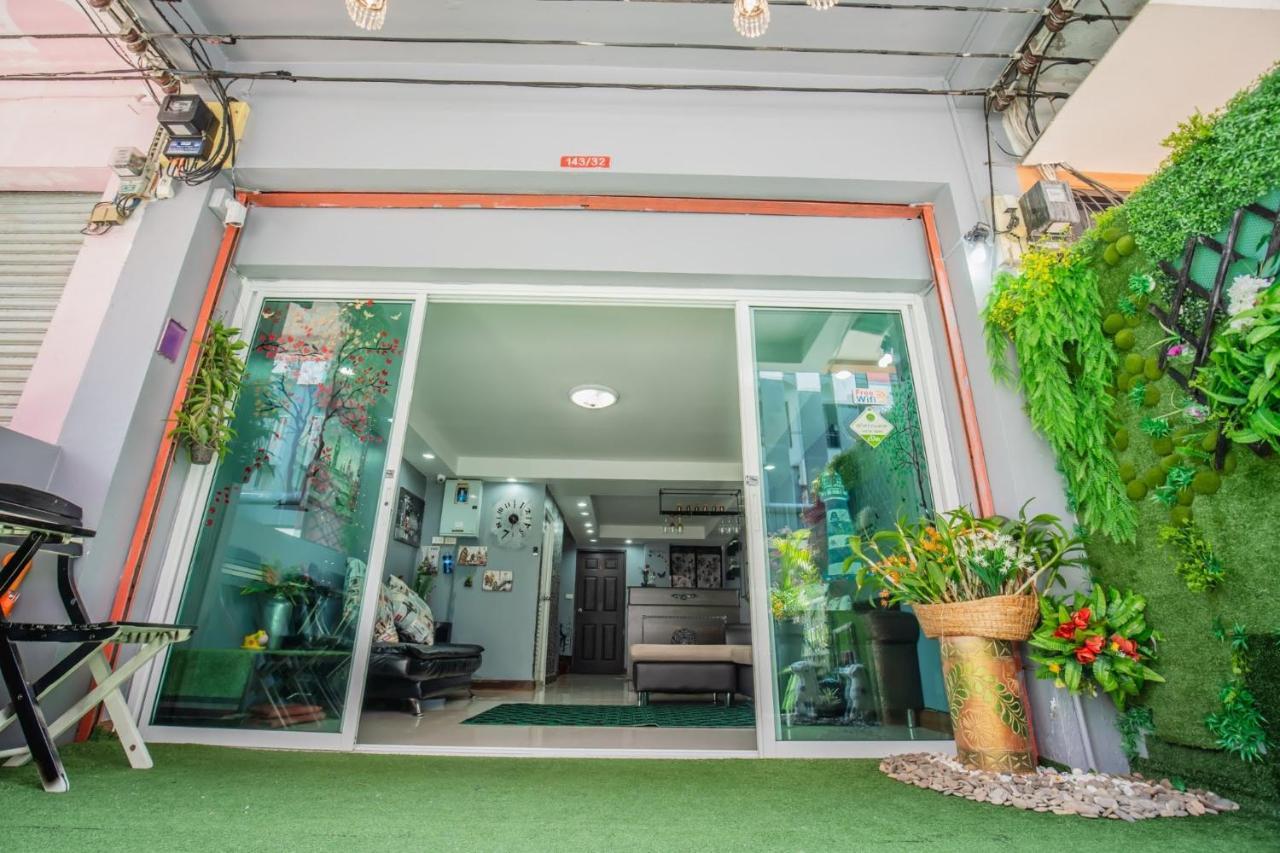 Menulis Coolly House Patong Panzió Kültér fotó